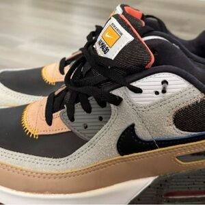 Nike Kids' Black and Tan Sneakers